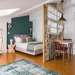 Ama * Lisbon